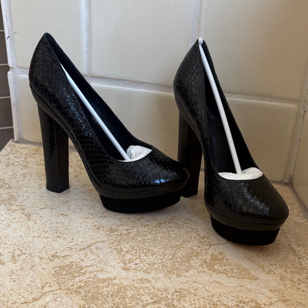Rachel Zoe Black Textured Heels